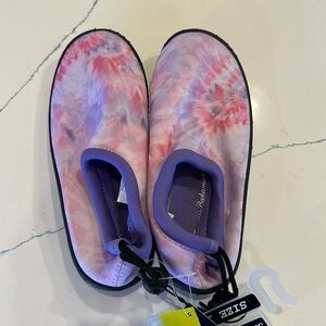 Kids Tommy Bahama Water shoes Size 13/1 NWT